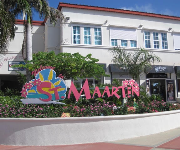 Welcome to St Maarten / St Martin sign